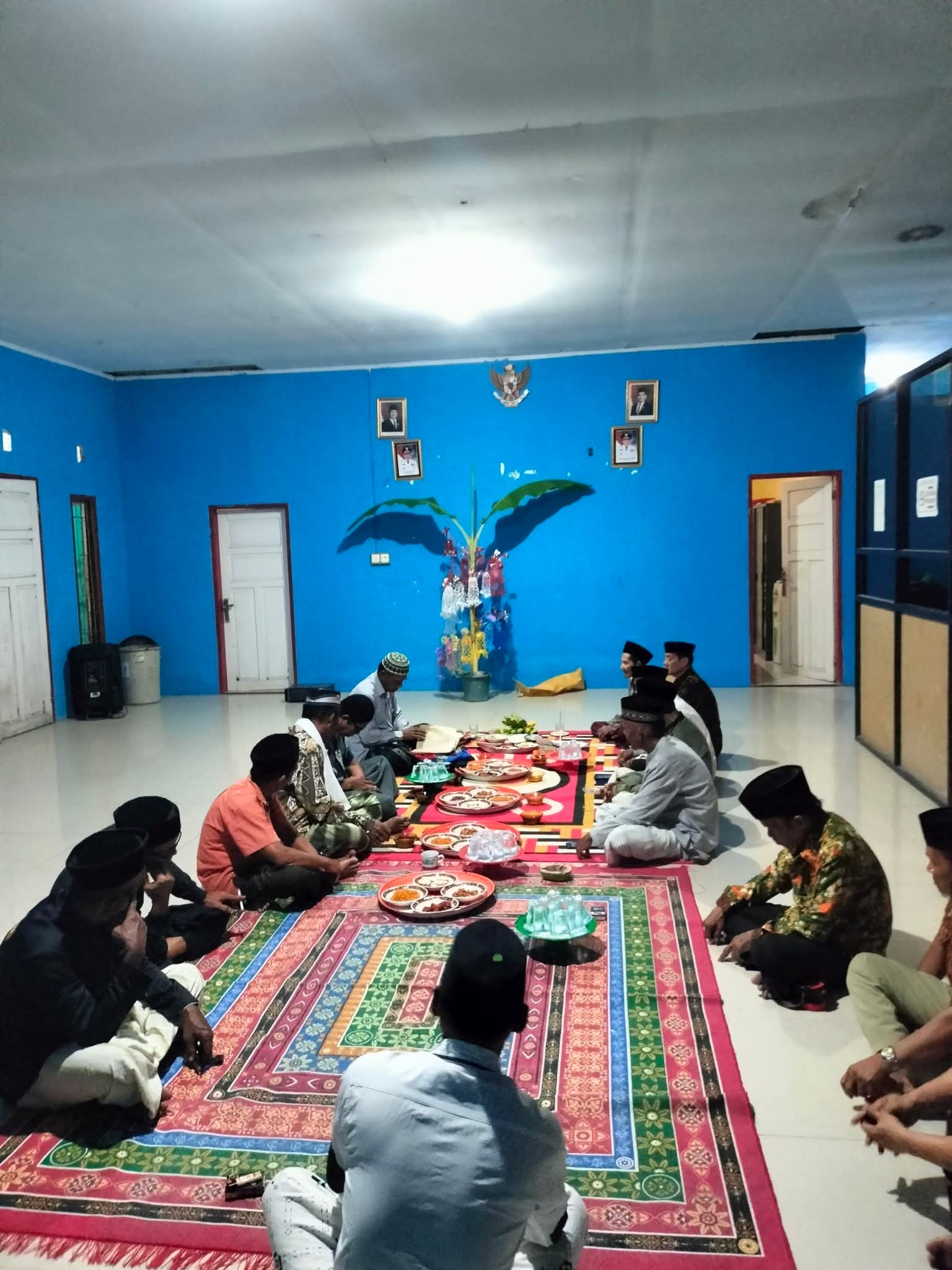 Kepala desa tubo poang mengadakan maulid nabi di kantor desa